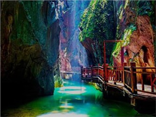 黃金周 ｜ 琉璃仙境！張家界朝陽(yáng)地縫提質(zhì)后重新開(kāi)放